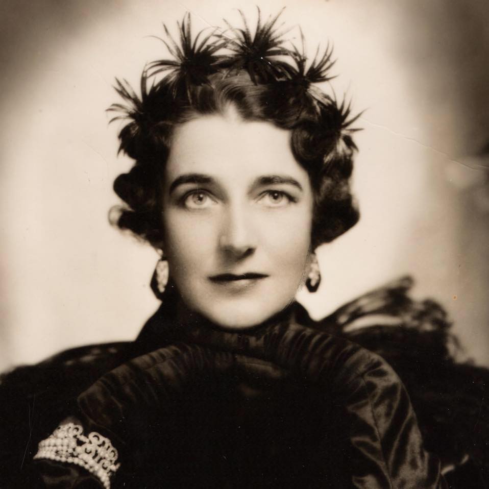 Dorothy Drape, Hollywood regency designer